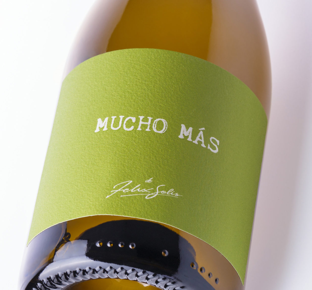 White - Mucho Más wine